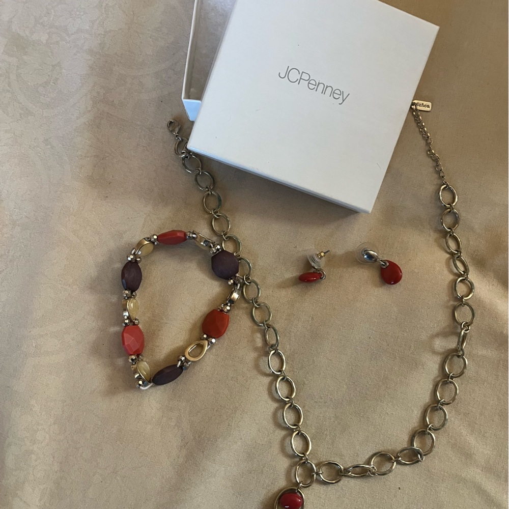 Necklace earrings bracelet set, sucker punch red
